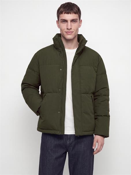 JJESOHO PUFFER COLLAR AW26 SN rosin