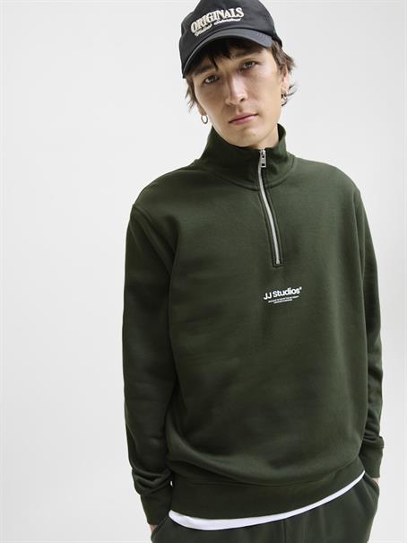 JJESOHO SWEAT QUARTER ZIP HN NOOS duffel bag