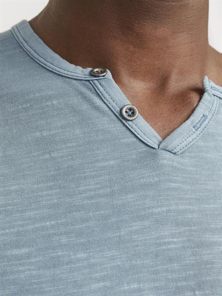 JJESPLIT NECK TEE SS NOOS oceanview