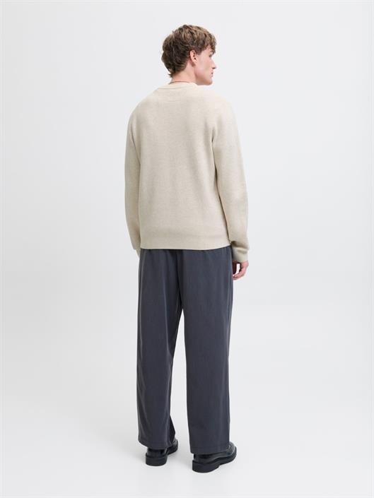jjmilano-stitch-knit-crew-neck-sn-cloud-dancer