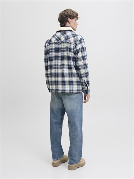 JJZAC TEDDY OVERSHIRT LS cloud dancer