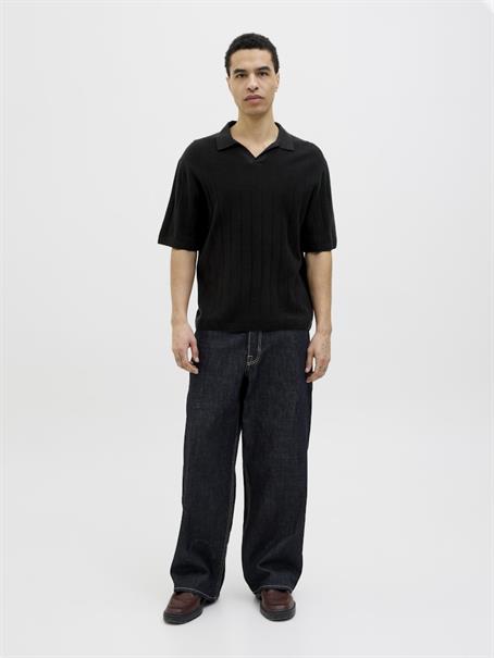 JORVARENNA KNIT SS SPLIT NECK black