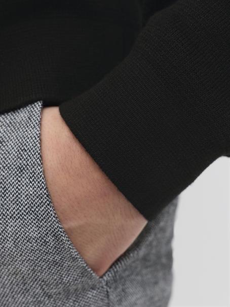 JPRBLAMILANO STITCH KNIT HALF ZIP SN black