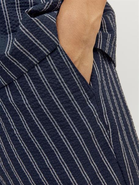 JPSTJAIDEN PALMA SEERSUCKER SHORT SRT dunkelblau2