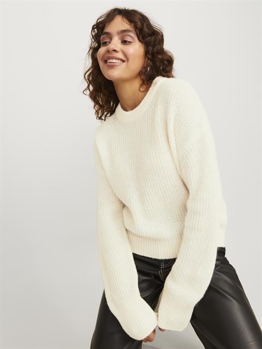 jxember-fluffy-crew-neck-knit-vanilla-ice