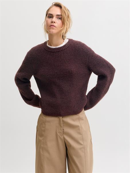 JXGLORIA GLOBAL CREW NECK KNIT fudge