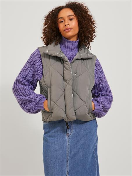 JXHYPE SHORT QUILTED VEST OTW morel