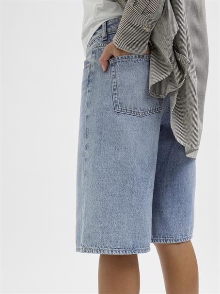 JXLAURA LONG MW DENIM SHORTS DNM SN light blue denim