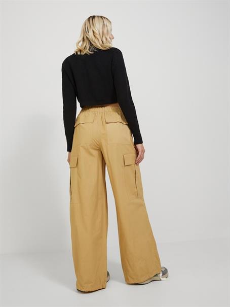 JXLIV TWIST CROP HIGH NECK KNIT black