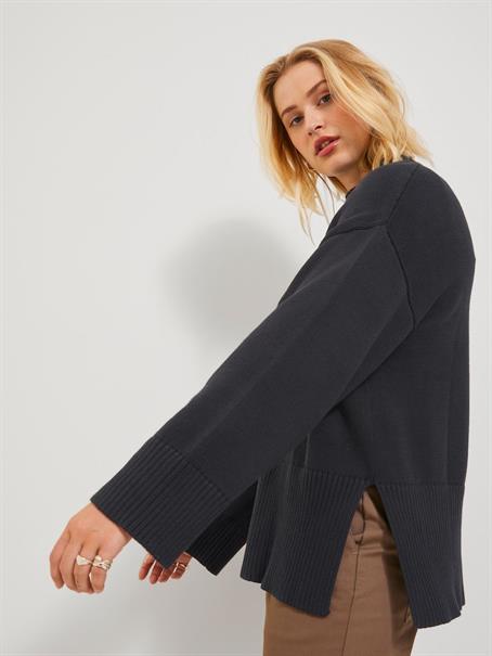 JXSIANA TWIST HIGH NECK KNIT black