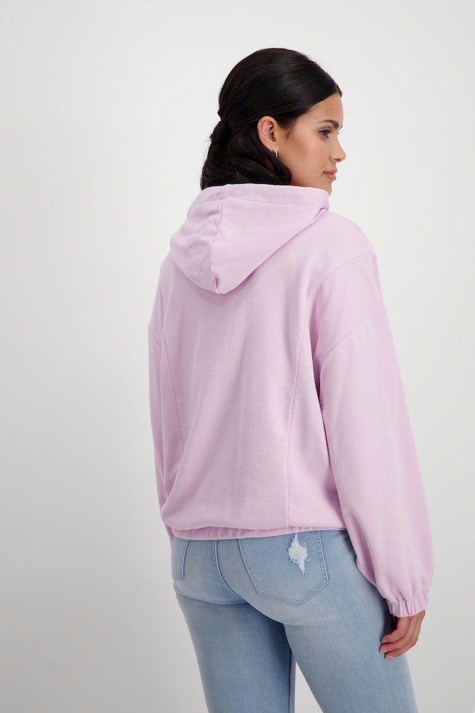 kapuzenshirt-mit-stoffbuchstaben-lavender-rose