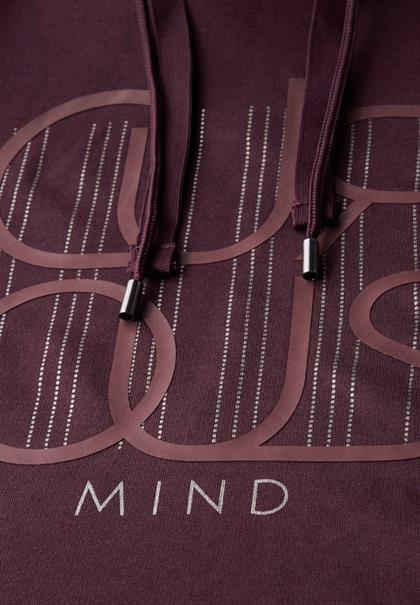 Kapuzenshirt mit Wording mulberry red