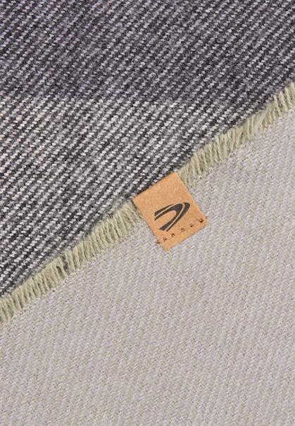 Karoschal mit Fransen misty lilac