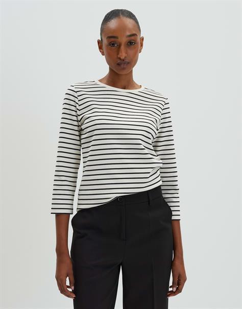 Kelia black