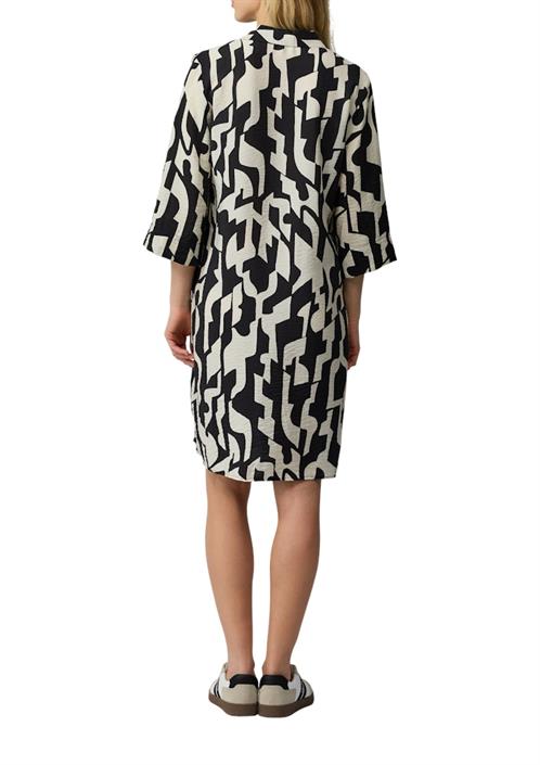 kleid-creme