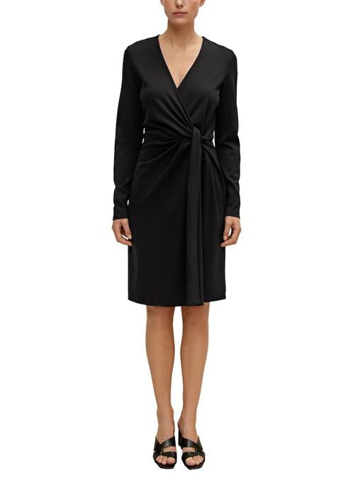 kleid-in-wickeloptik-schwarz