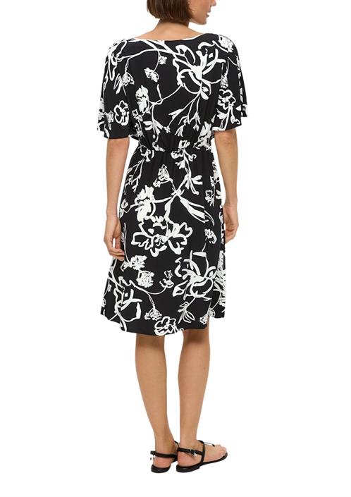 kleid-schwarz