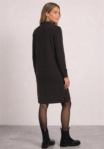 Knielanges Strickkleid mit Turtle Neck black coffee mel.