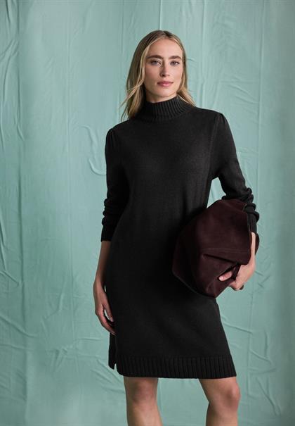 Knielanges Strickkleid mit Turtle Neck black