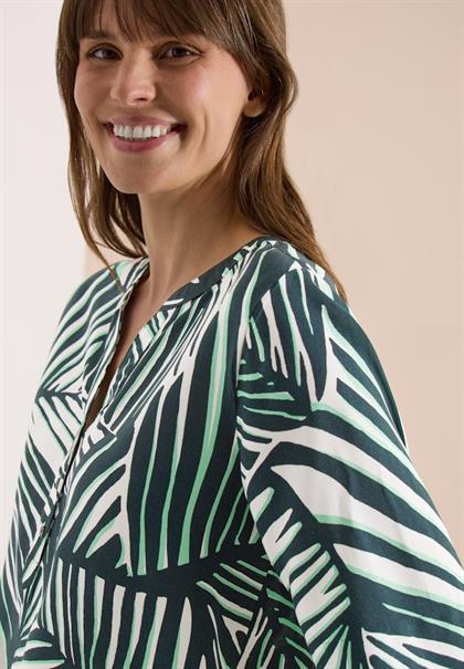 Kurzarm Bluse mit Split Neck und Print palm breeze green