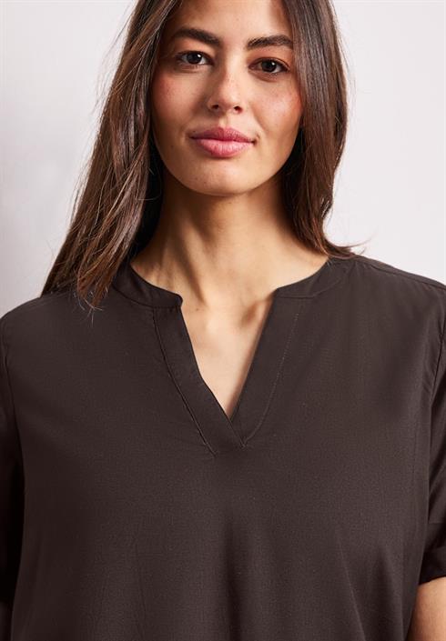 kurzarm-bluse-mit-turn-up-espresso-brown