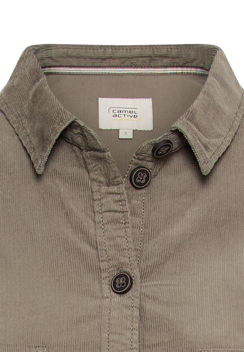 kurzarm-kleid-aus-reiner-baumwolle-mit-knopfleiste-shadow-khaki