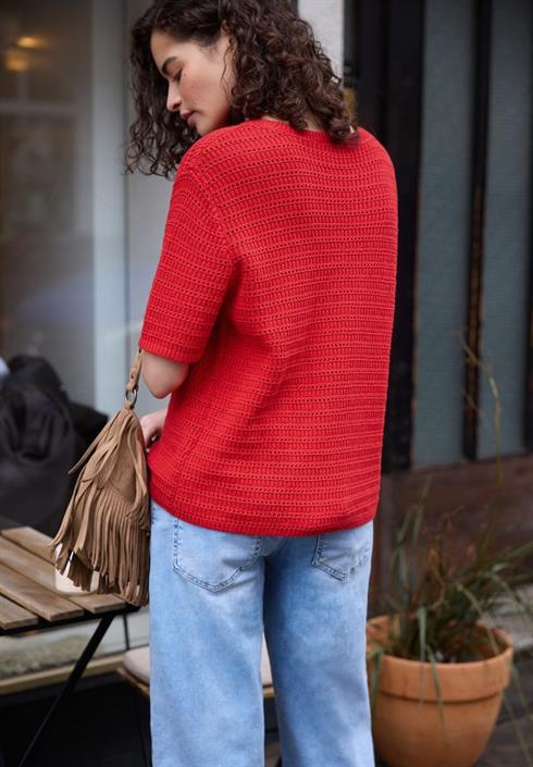 kurzarm-pullover-mit-lochmuster-torch-red