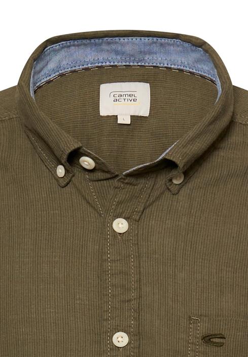 kurzarmhemd-mit-kontrastdetails-deep-olive