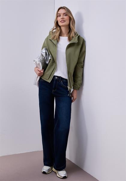 Kurze Jacke dark vetiver green