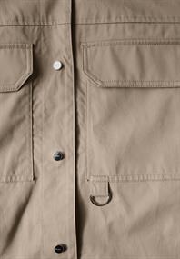 Kurze Jacke mit Stehkragen safari beige