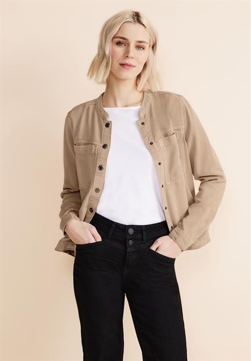 kurze-jeansjacke-sand-soft-washed