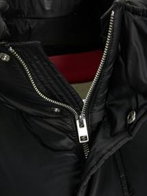 Kurze Pufferjacke black