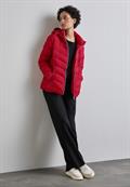 Kurze Steppjacke carpet red