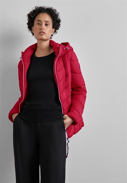 Kurze Steppjacke carpet red