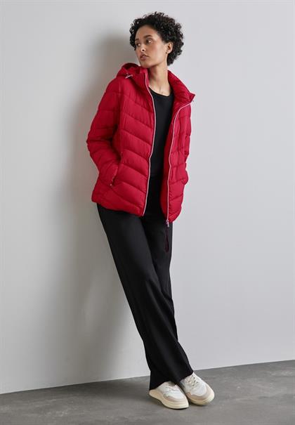 Kurze Steppjacke carpet red