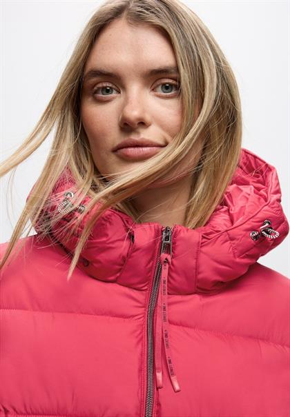 Kurze Steppjacke carpet red