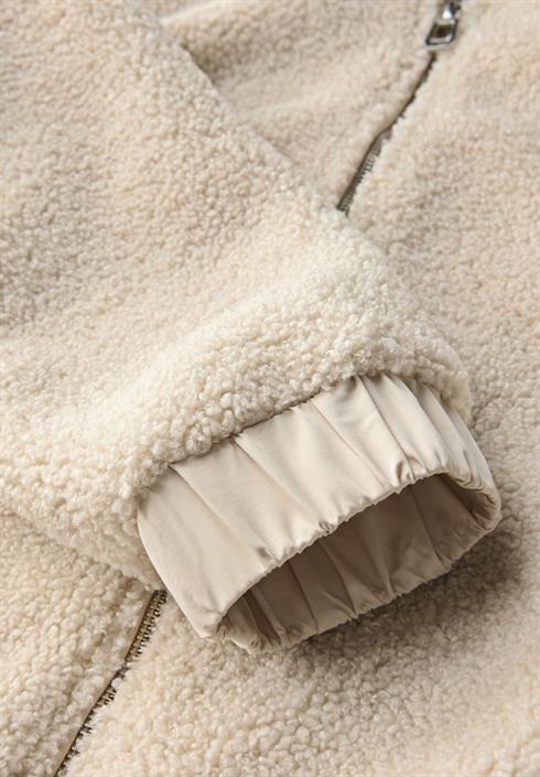 kurze-teddyjacke-savannah-sand