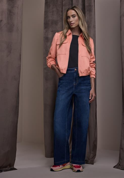 kurze-veloursjacke-light-apricot