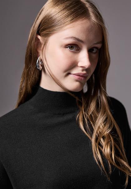 Kurzer Strickpullover black