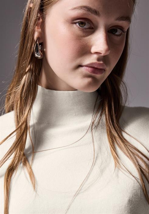 kurzer-strickpullover-lucid-white