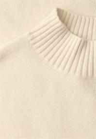 Kuscheliger Pullover soft beige