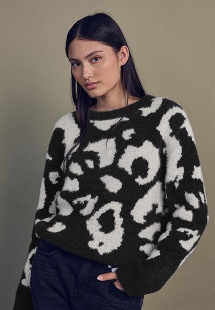 Kuscheliger Rundhalspullover black