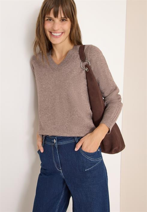 kuscheliger-v-neck-pullover-chocolate-mousse-melange