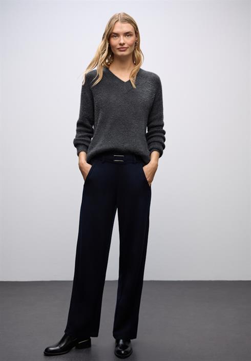 kuscheliger-v-neck-pullover-gravel-grey