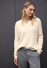Kuscheliger V-Neck Pullover soft beige