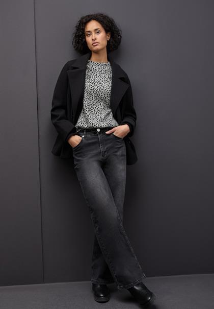 Kuscheliges Leo-Shirt black