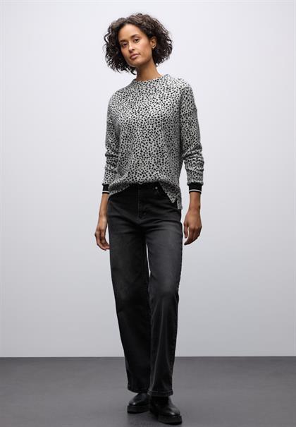 Kuscheliges Leo-Shirt black