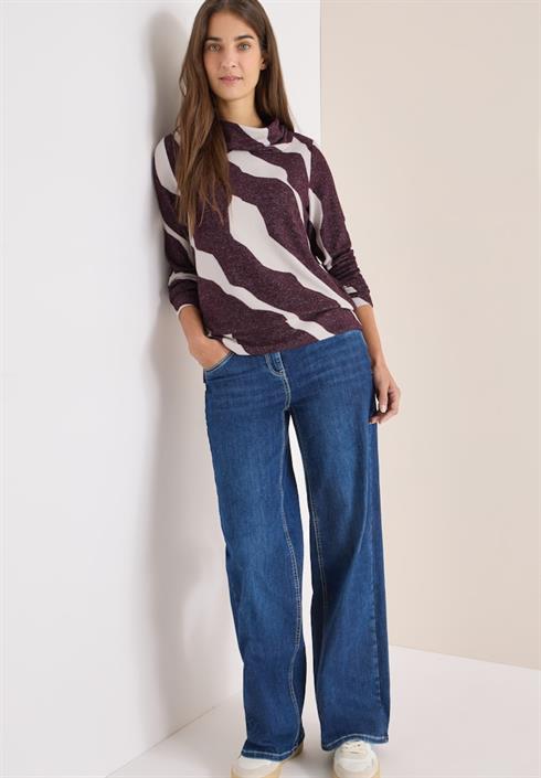 kuscheliges-shirt-mit-muster-eggplant-red-melange