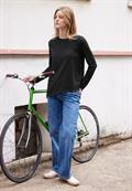 Langarm Shirt mit diagonalem Saum black