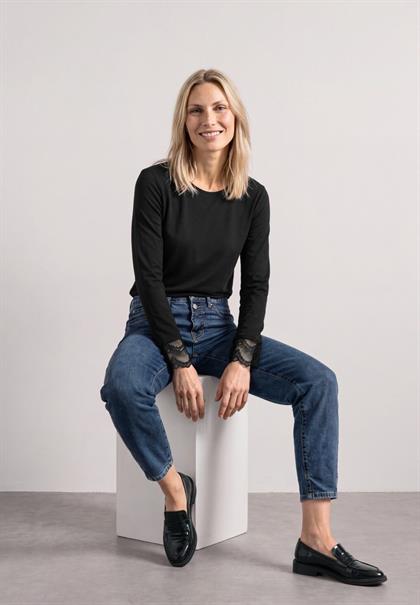 Langarm Shirt mit Rundhals und Spitze black